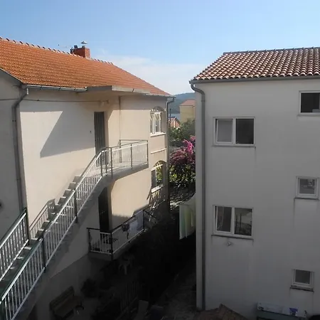 Karla Apartman *