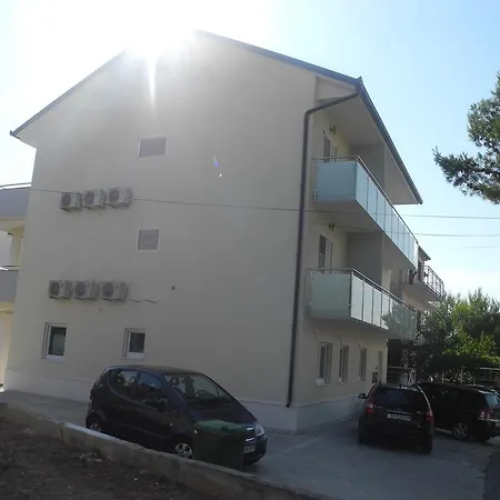 Karla Apartman *
