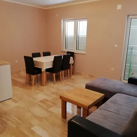 Karla Apartman